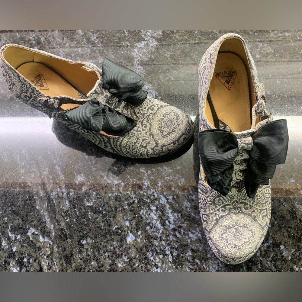 John Fluevog Baroque Caravaggio grey paisley. Excellent condition